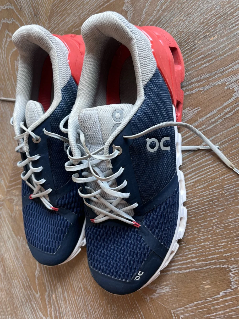On Running Men's Navy and White Lightweight Running Sneakers Size 10.5